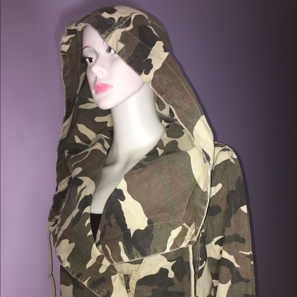 NWT Women’s Camouflage Utility Jacket Sz Medium - Picture 7 of 8